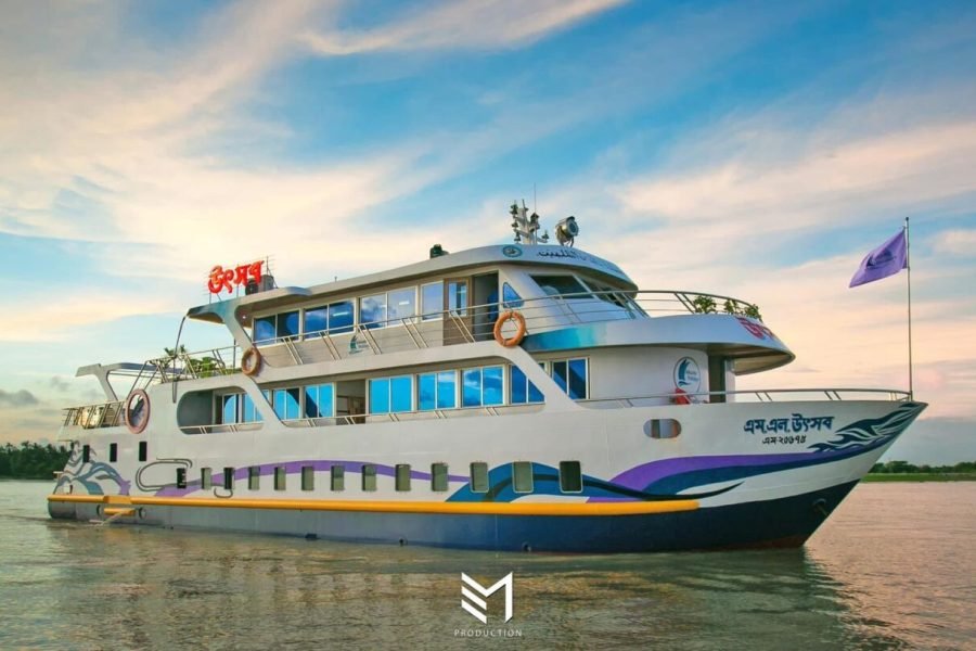 M.V Jol Safary, Luxurious Tourist Ship